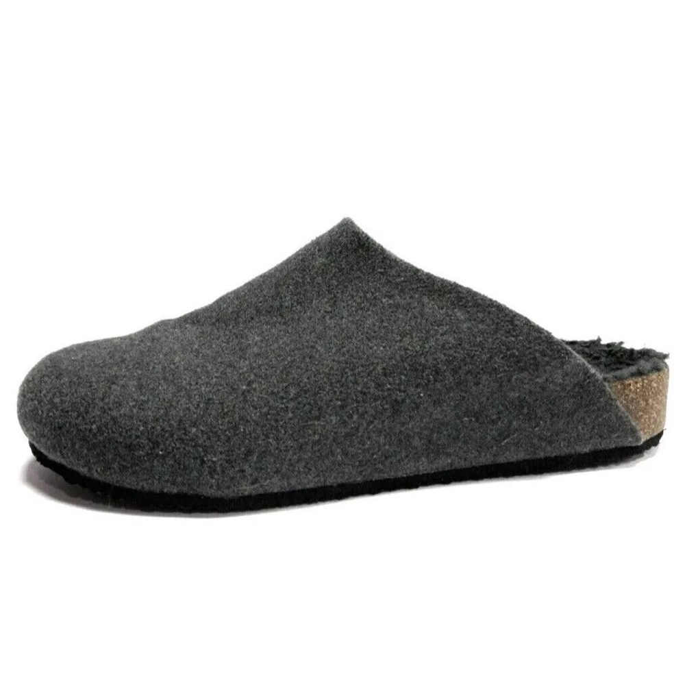 Steve Madden Women’s Cabee Dark Grey Clogs, Size 11M.